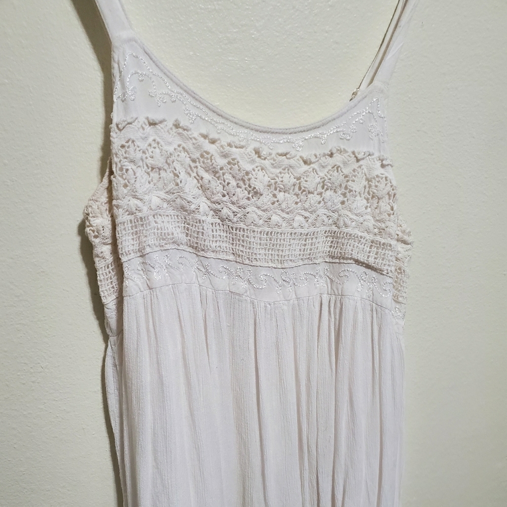 White Sundress 💛🤍